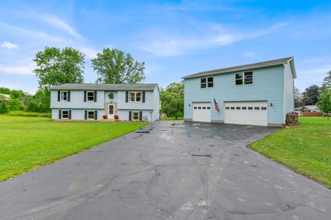 126 Carter Road, Home on acreage