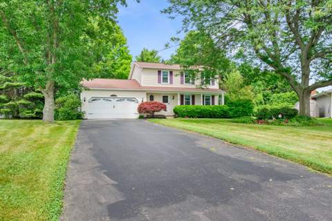 14 Sweet Acres Drive, Colonial with pool