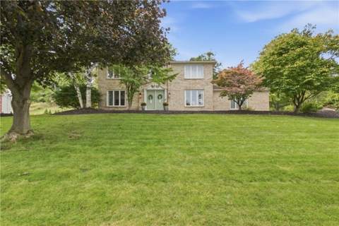 19 Sandpiper Hl, Two-story home
