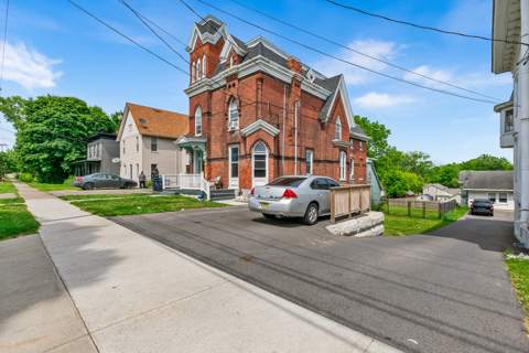 39 Genesee Street, Commercial building