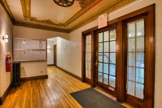 504 Brooks Ave, photo 2