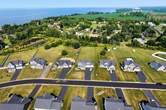 633 Autumn Breeze Lane, aerial photo 1