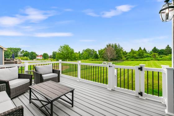 633 Autumn Breeze Lane, photo 2