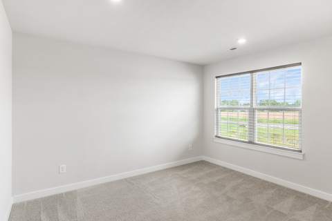 6427 Claremont Way, photo 29