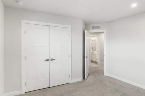 6427 Claremont Way, photo 30