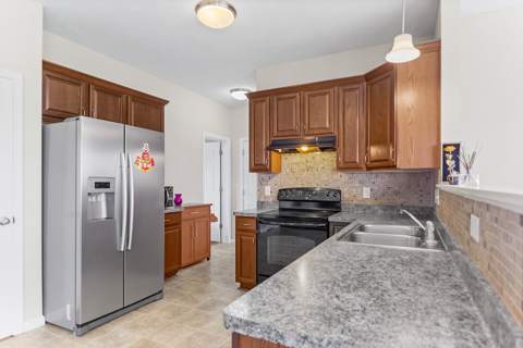 76 Doncaster Trail, photo 5