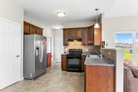76 Doncaster Trail, photo 6