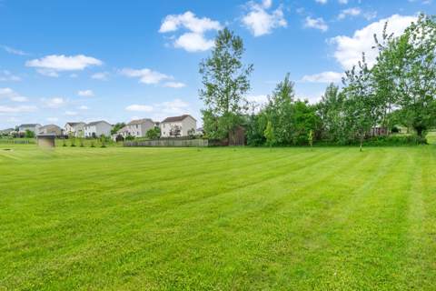 76 Doncaster Trail, photo 32