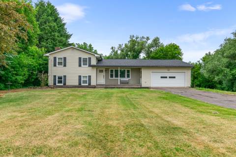 7639 W Ridge Road, photo 8