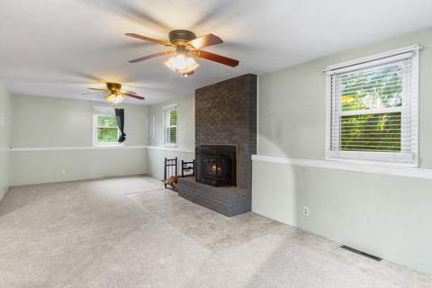 7639 W Ridge Road, photo 10