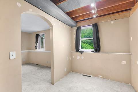 7639 W Ridge Road, photo 13