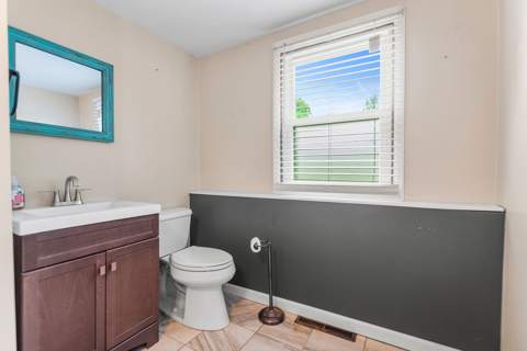 7639 W Ridge Road, photo 14