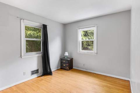7639 W Ridge Road, photo 15