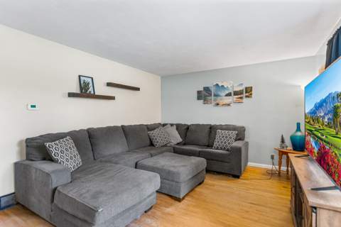 7639 W Ridge Road, photo 19