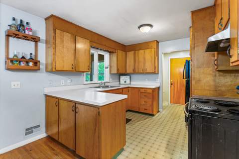 7639 W Ridge Road, photo 21
