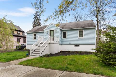 836 N Aurora Street, Single-family home