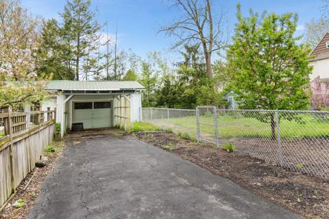 836 N Aurora Street, photo 29